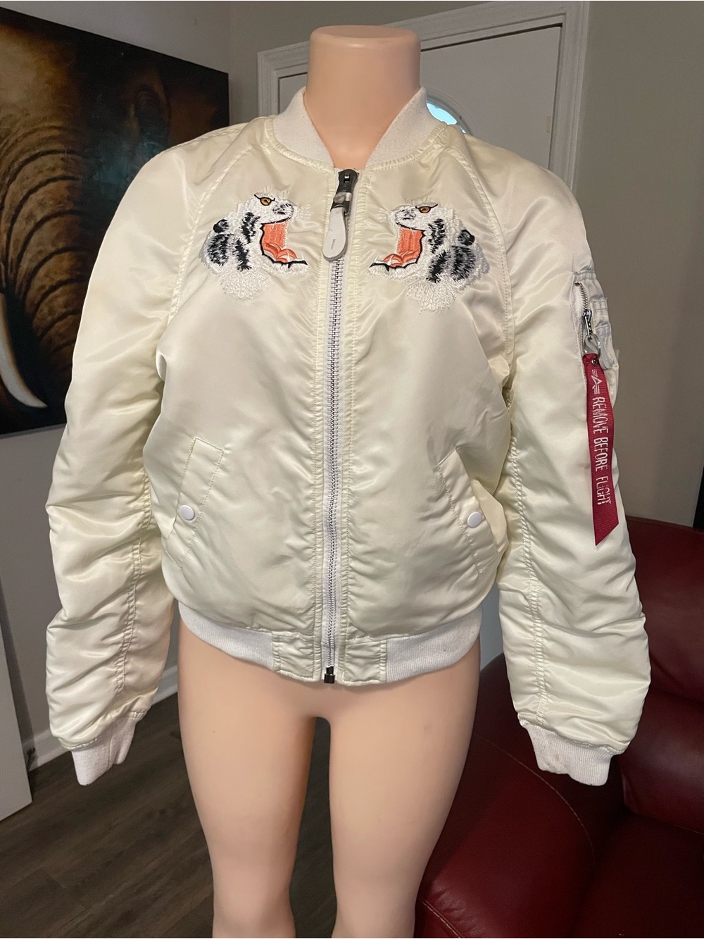 Alpha Industries MA-1 souvenir bomber jacket distinctive tiger embroidery XS
